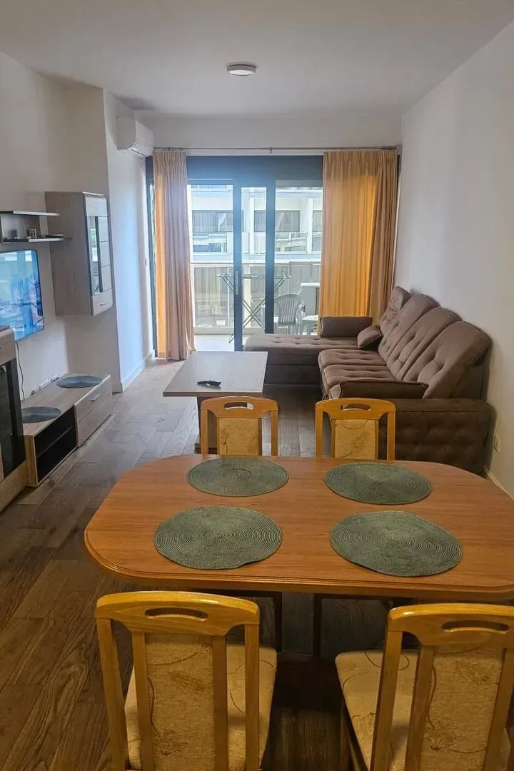 Prodaja, jednosoban stan, 210000m², Centar, Bar