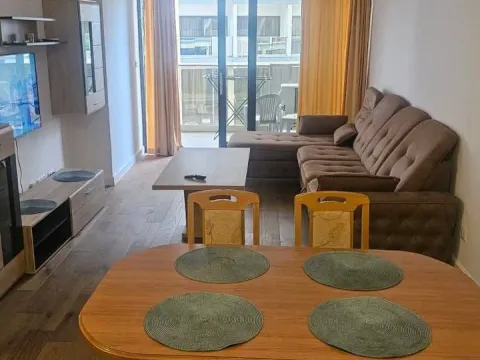 Prodaja, jednosoban stan, 210000m², Centar, Bar - image 1