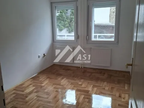 Izdavanje, dvosoban stan, 60m², Centar, Novi Sad - image 3
