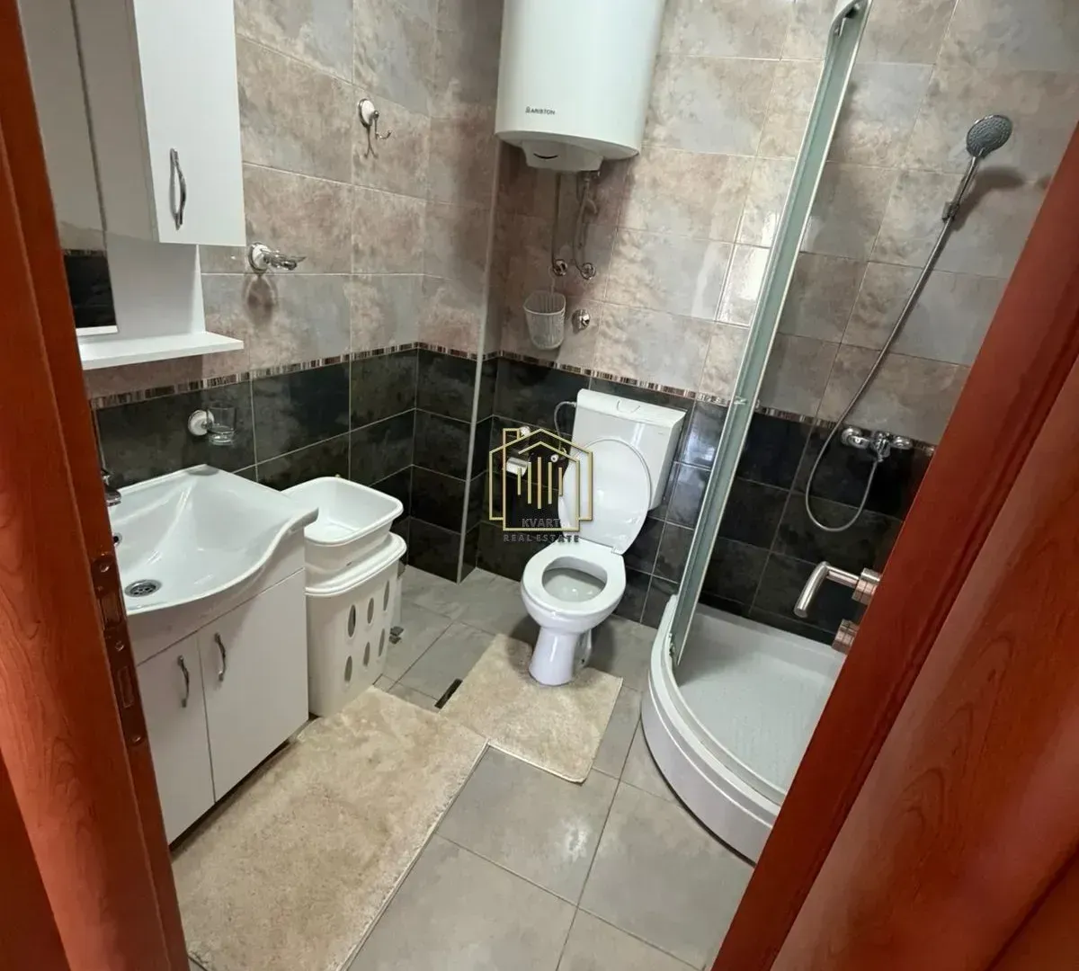 Izdavanje, dvosoban stan, 71m², Igalo, Herceg Novi