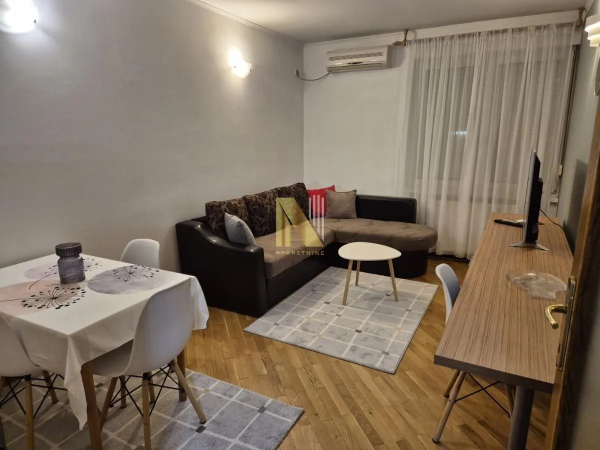 Izdavanje, jednosoban stan, 39m², Centar, Novi Sad