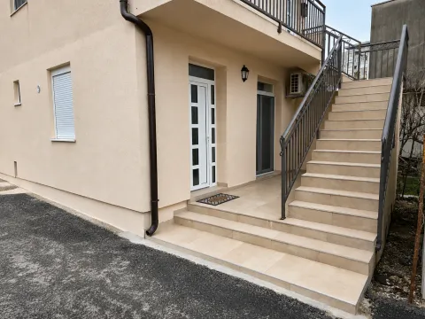 Rent, studio apartment, 25m², Momišići, Podgorica - image 8