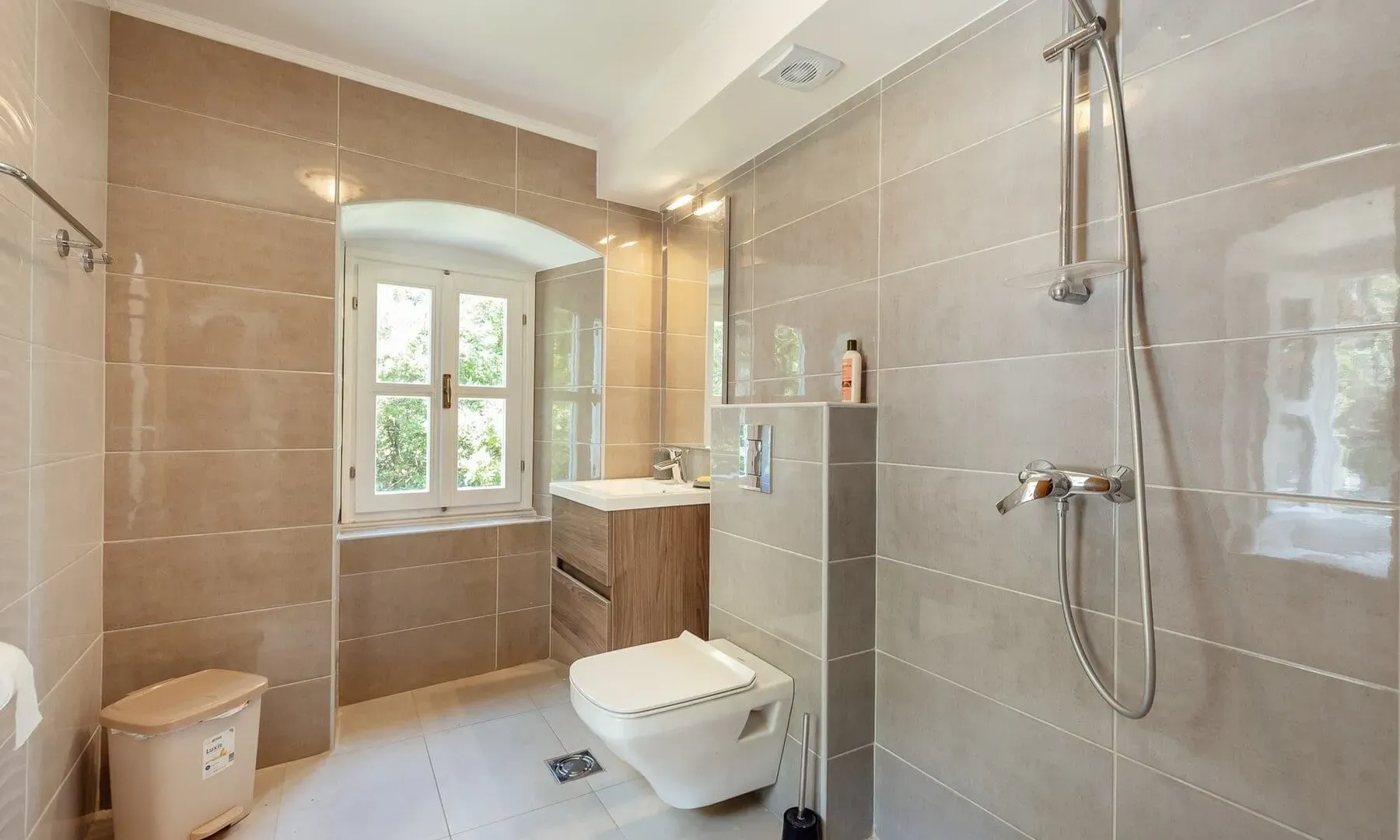 Sale, house, 800m², Prčanj, Kotor