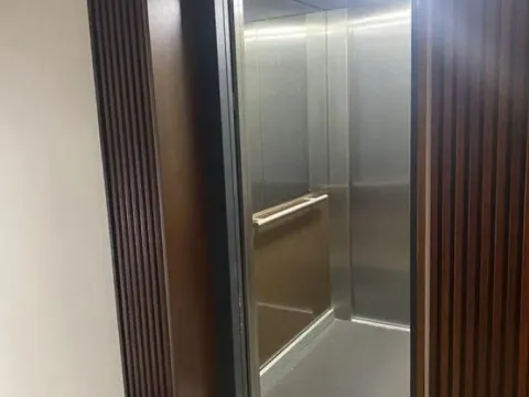 Rent, two bedroom apartment, 42m², Južni Bulevar, Vračar Sve Podlokacije - image 10