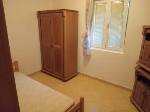 Izdavanje, dvosoban stan, 54m², Seljanovo, Tivat - image 9