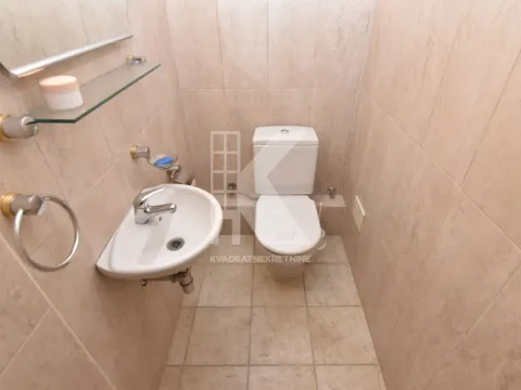 Izdavanje, trosoban stan, 110m², Preko Morače, Podgorica - image 16