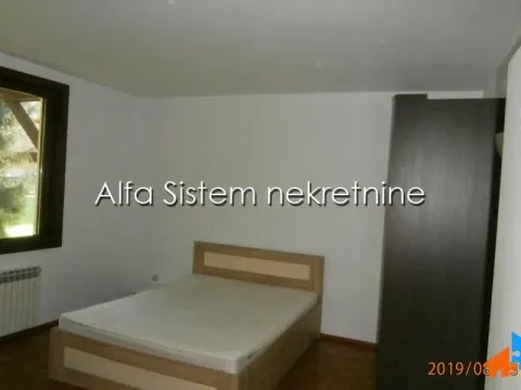 Izdavanje, četvorosoban stan, 120m², Savski Venac, Beograd - image 14