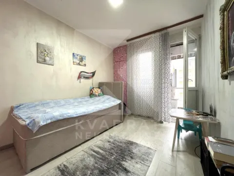 Rent, three bedroom apartment, 100m², Pejton, Podgorica - image 10