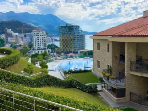 Sale, three bedroom apartment, 236m², Bečići, Budva - image 3