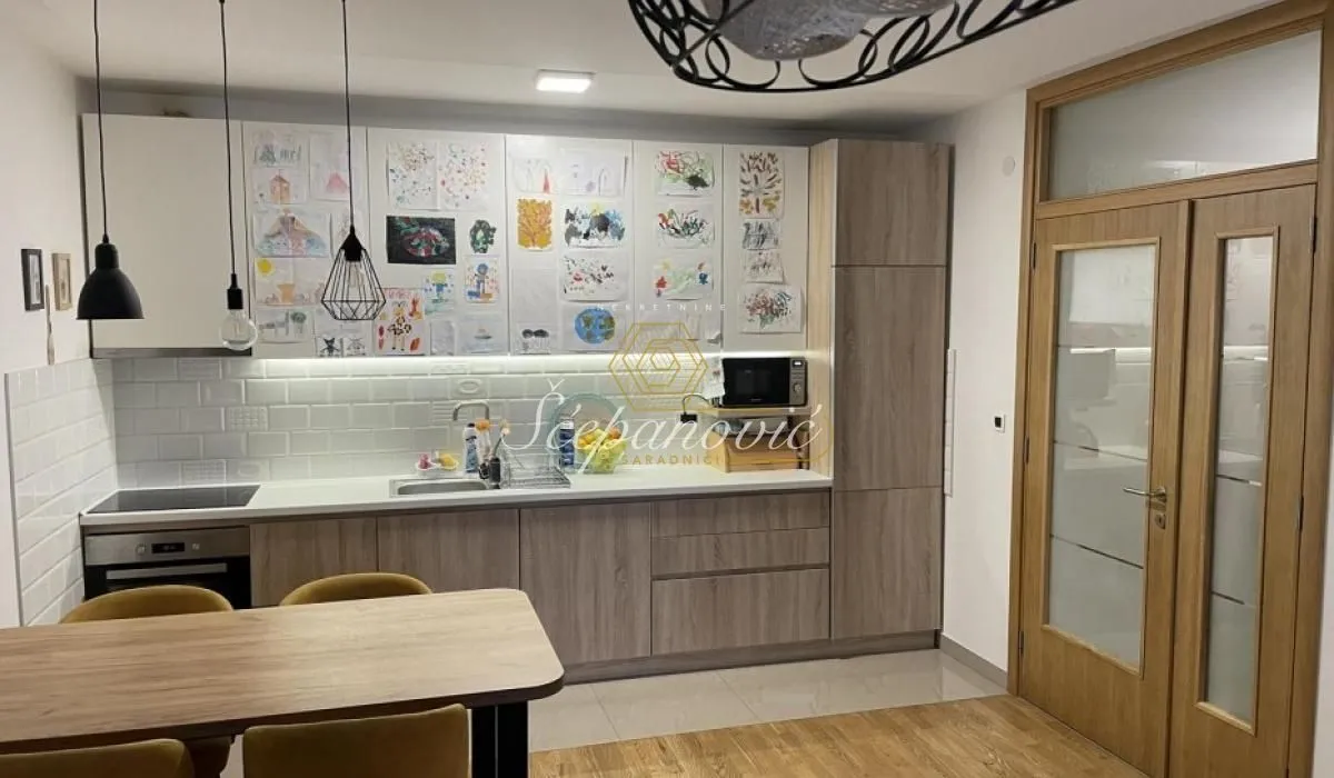 Prodaja, trosoban stan, 72m², Sajam, Novi Sad Sve Podlokacije