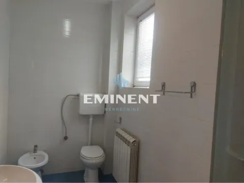 Izdavanje, kuća, 300m², Savski Venac, Beograd - image 13