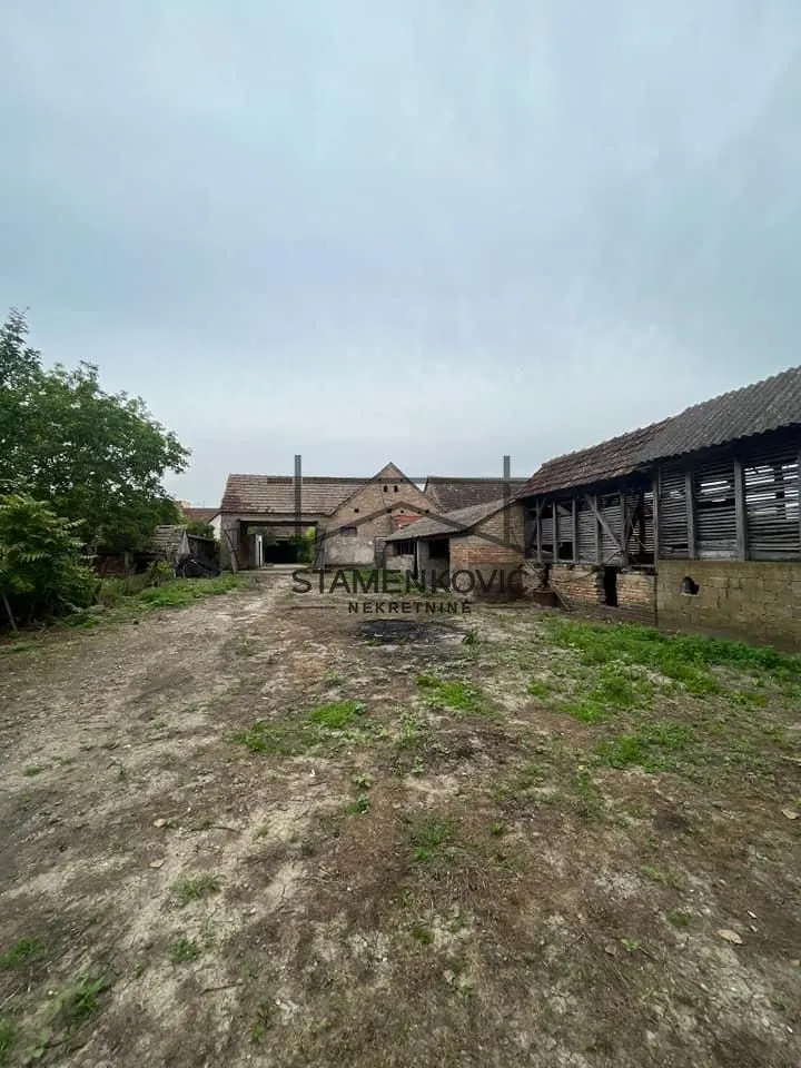 Prodaja, kuća, 277m², Bingula, Šid