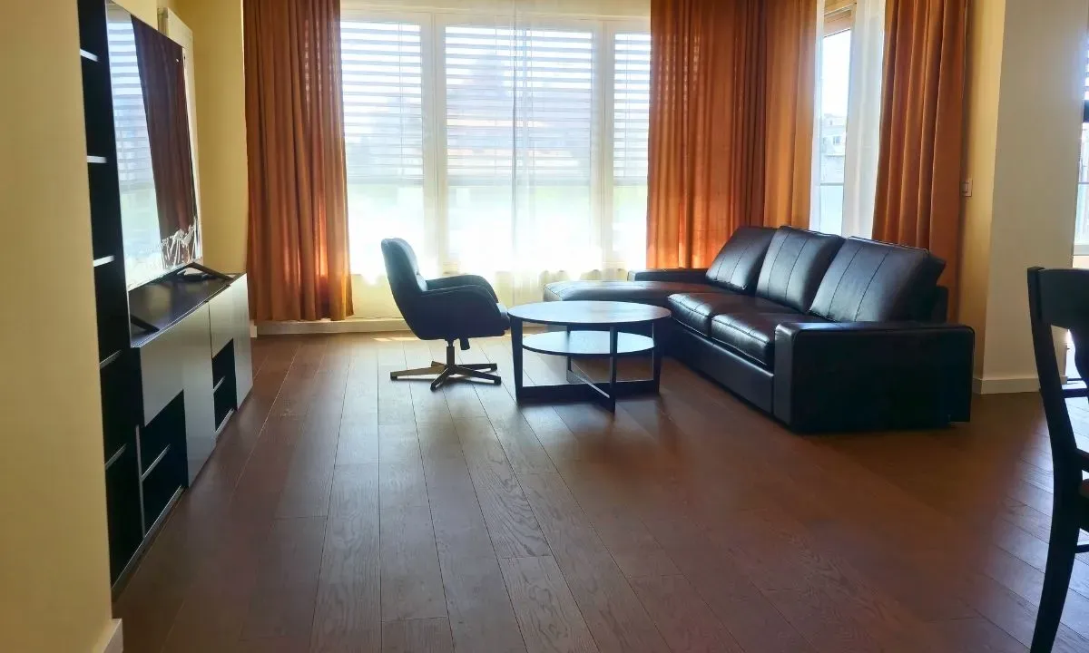 Izdavanje, trosoban stan, 157m², Aleksinac, Niš