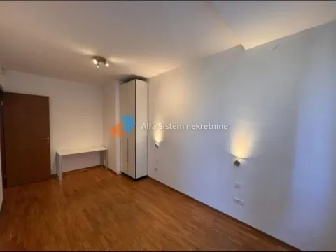 Izdavanje, trosoban stan, 82m², Vračar Sve Podlokacije, Beograd - image 4