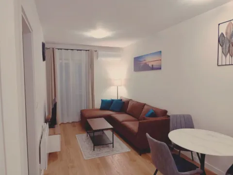 Prodaja, jednosoban stan, 39m², Central Point, Podgorica - image 2