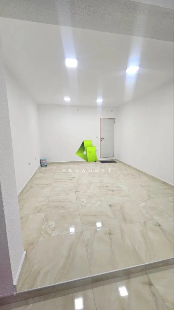 Rent, office space, 70m², Medijana, Niš