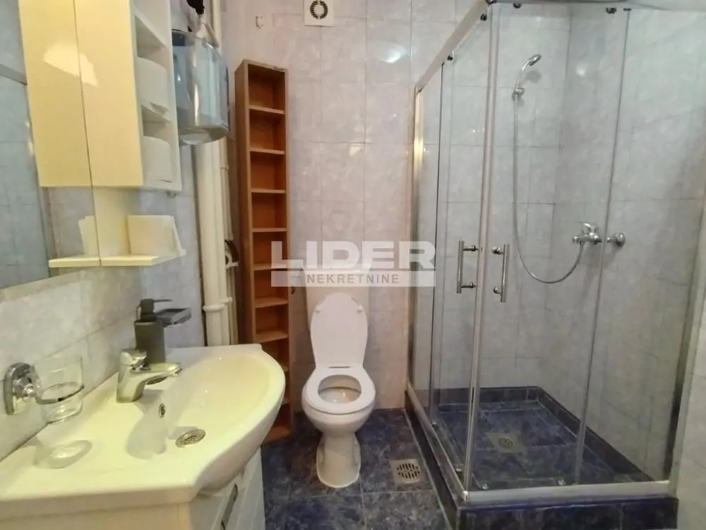 Rent, office space, 53m², Kalenić Pijaca, Vračar Sve Podlokacije