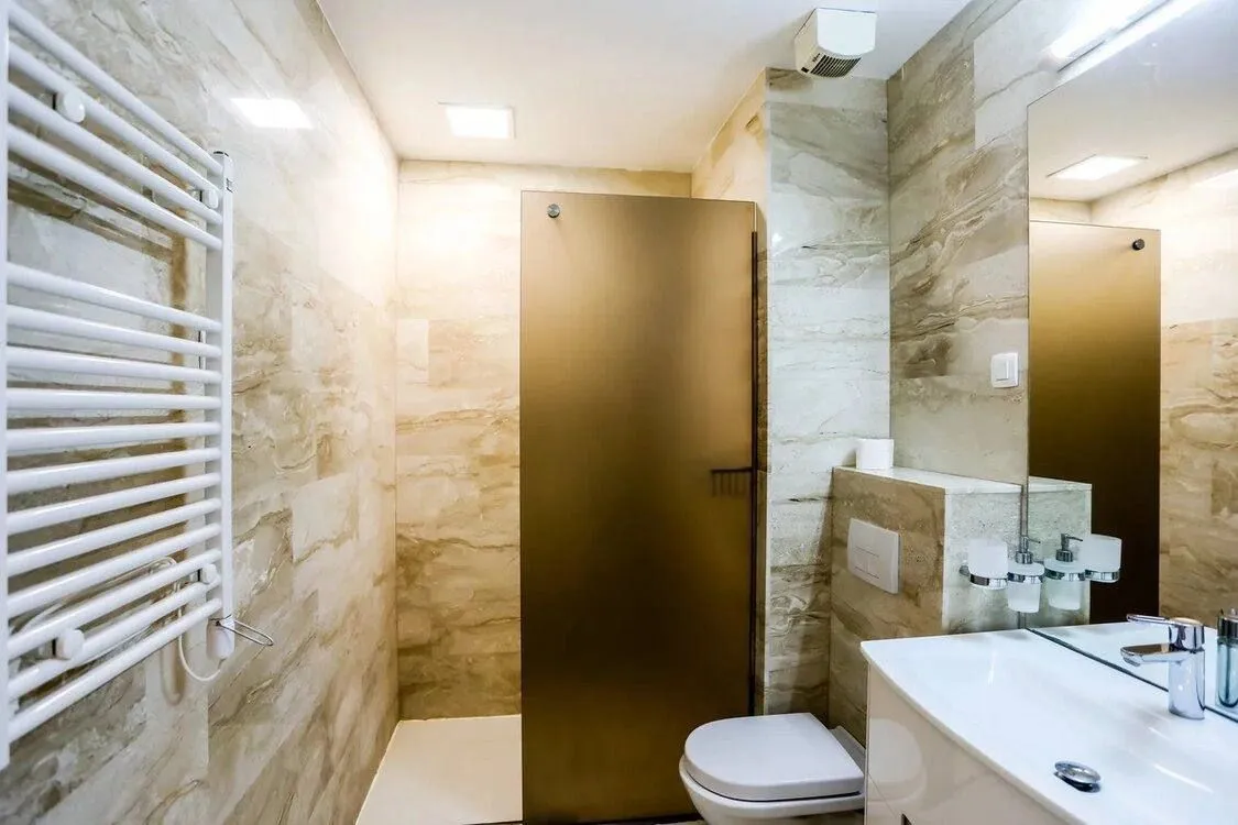 Rent, one bedroom apartment, 77m², Tre Canne, Budva