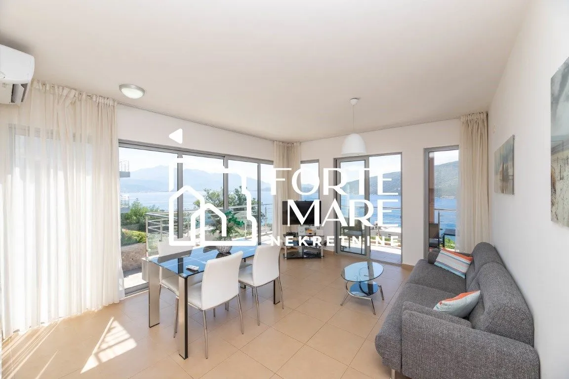 Prodaja, dvosoban stan, 85m², Đenovići, Herceg Novi
