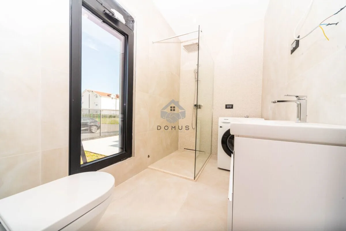 Rent, house, 225m², Gornja Gorica, Podgorica