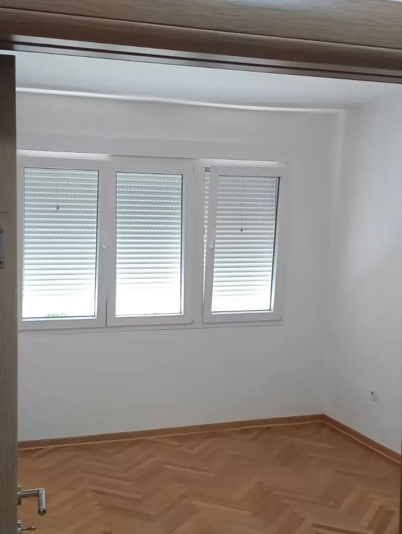Izdavanje, poslovni prostor, 66m², Preko Morače, Podgorica