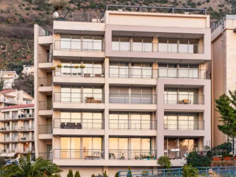 Sale, three bedroom apartment, 160m², Pržno, Budva