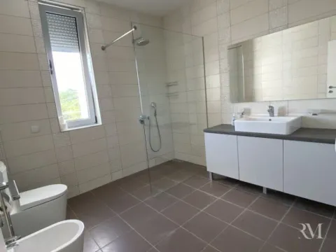 Izdavanje, kuća, 450m², Budva, Crna Gora - image 11