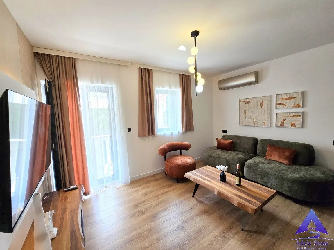Rent, hospitality venue, 440m², Adok, Budva