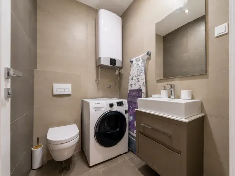 Izdavanje, dvosoban stan, 102m², Porto Montenegro, Tivat - image 11
