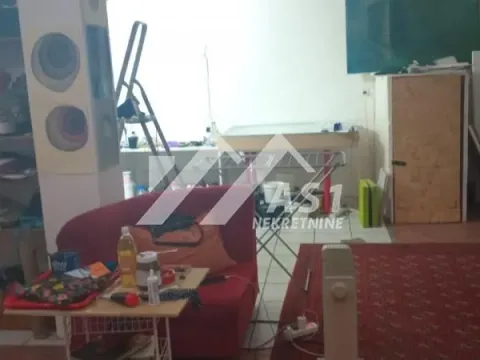 Izdavanje, poslovni prostor, 300m², Novi Sad Sve Podlokacije, Novi Sad - image 2