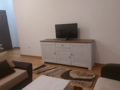 Izdavanje, jednosoban stan, 44m², City Kej, Podgorica - image 4