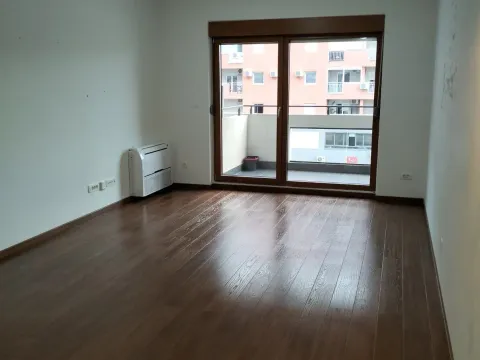 Izdavanje, dvosoban stan, 69m², Master Kvart, Podgorica - image 5