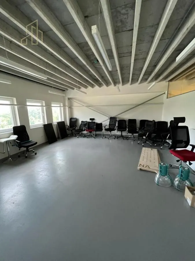 Rent, office space, 2000m², Voždovac Sve Podlokacije, Beograd