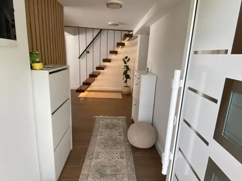 Rent, three bedroom apartment, 90m², Centar, Budva - image 8
