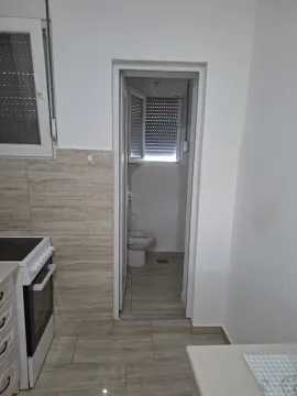 Izdavanje, kuća, 100m², Momišići, Podgorica - image 16