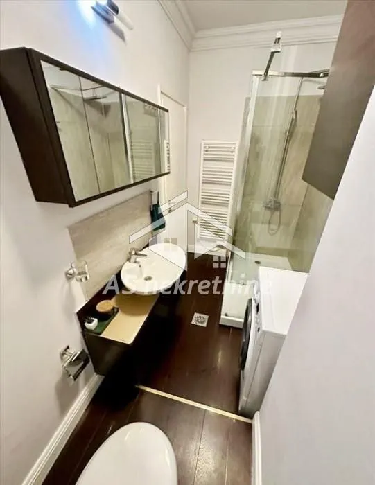 Izdavanje, dvosoban stan, 64m², Savski Venac, Beograd