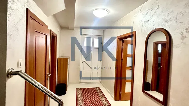 Izdavanje, kuća, 220m², Konik, Podgorica