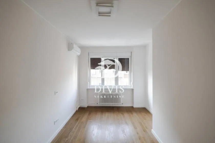 Sale, three bedroom apartment, 92m², Vračar Sve Podlokacije, Beograd
