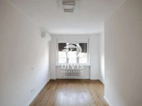 Sale, three bedroom apartment, 92m², Vračar Sve Podlokacije, Beograd - image 11