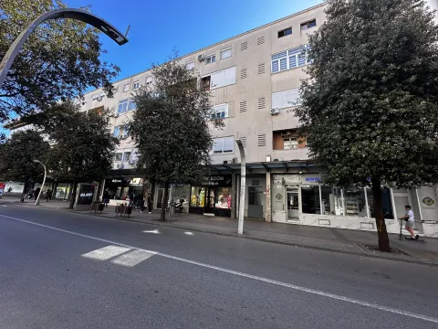 Sale, two bedroom apartment, 64m², Centar, Podgorica - image 11