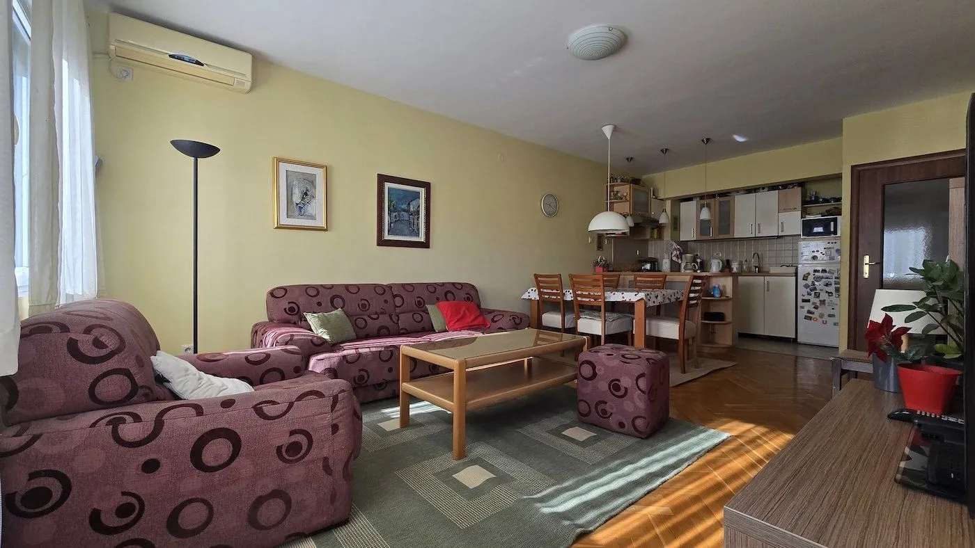 Prodaja, trosoban stan, 90m², Blok 9, Podgorica