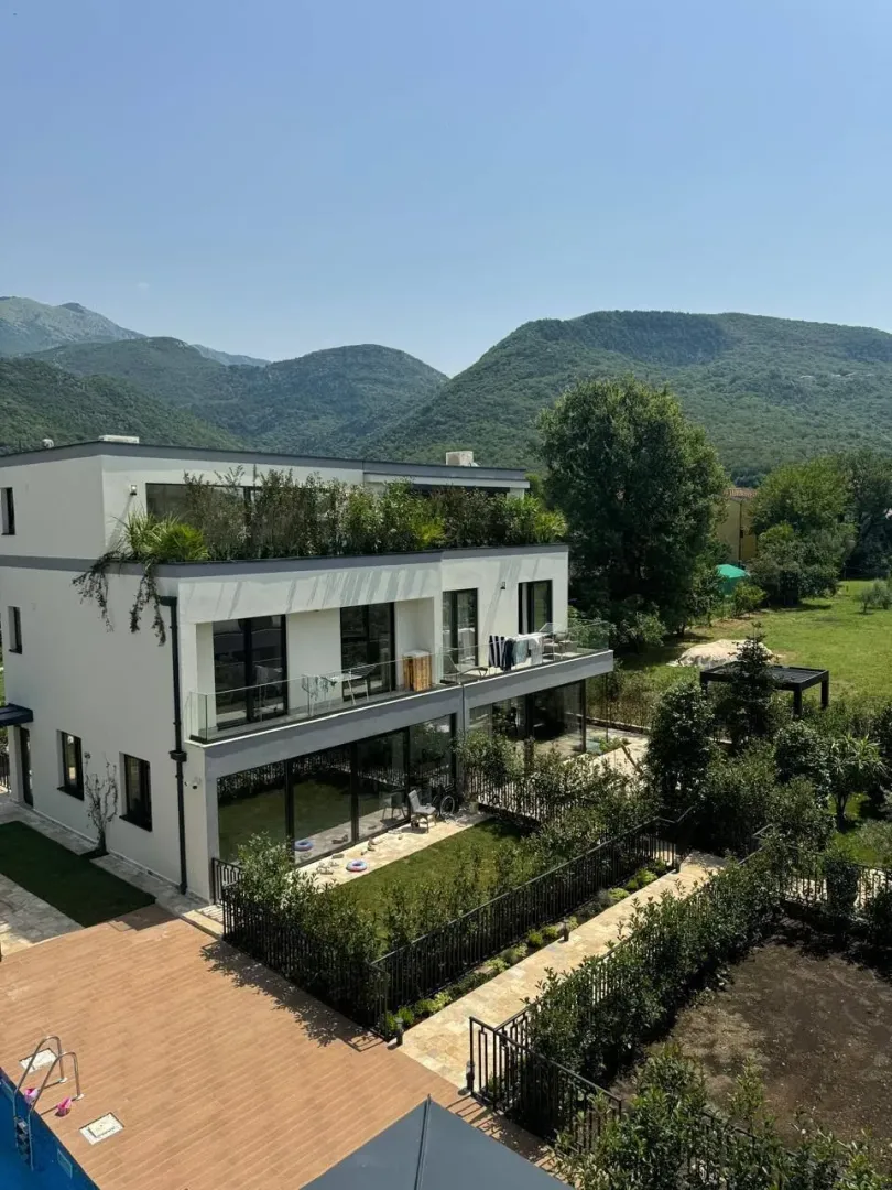 Prodaja, kuća, 165m², Lastva Grbaljska, Kotor