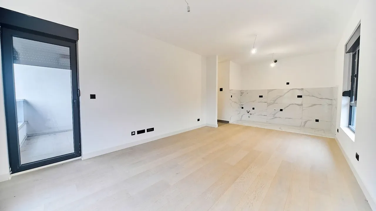 Prodaja, dvosoban stan, 63m², Krivi Most, Podgorica