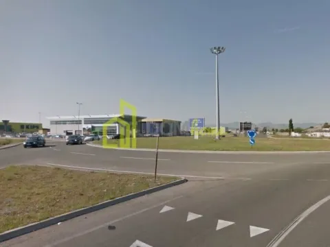 Izdavanje, poslovni prostor, 550m², Zeta, Podgorica - image 2