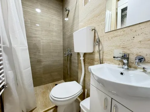 Rent, house, 170m², Zagorič, Podgorica - image 20