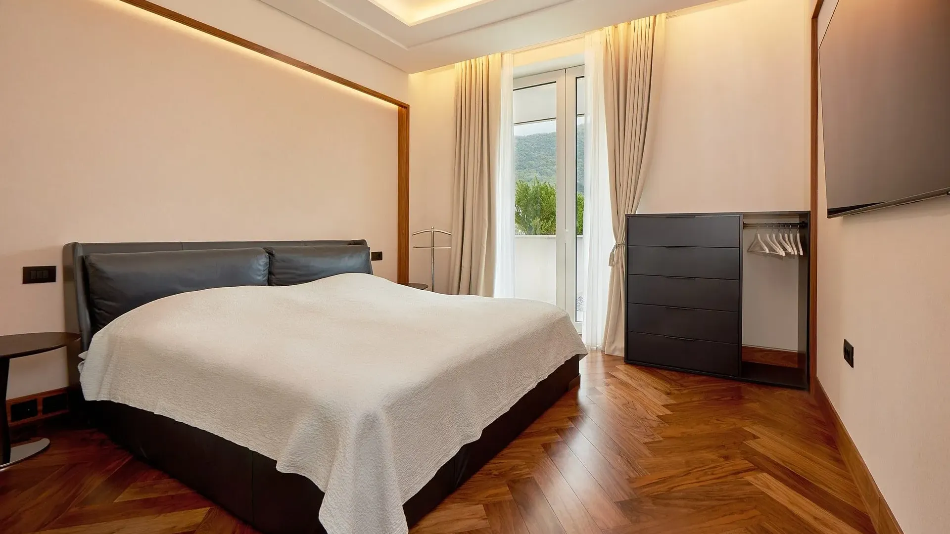 Prodaja, dvosoban stan, 152m², Tivat, Crna Gora