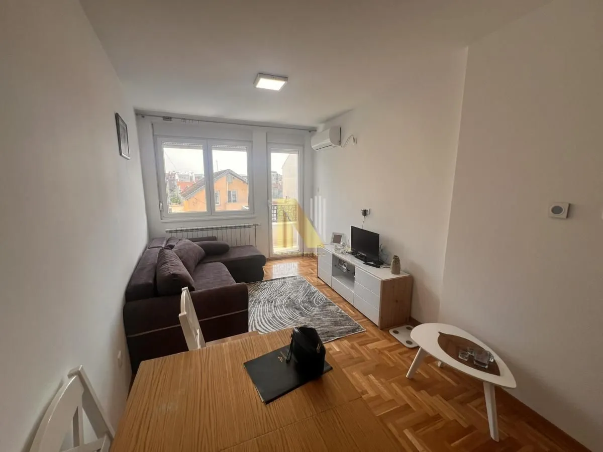 Izdavanje, jednosoban stan, 39m², Salajka, Novi Sad Sve Podlokacije