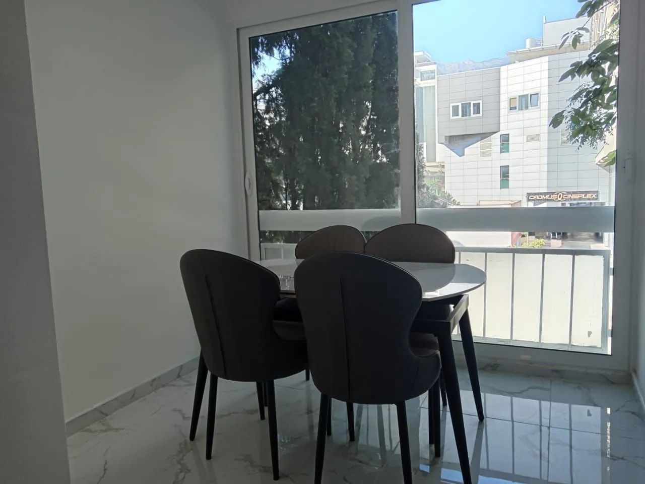 Izdavanje, jednosoban stan, 47m², Budva, Crna Gora