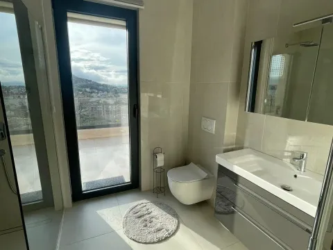 Izdavanje, trosoban stan, 159m², Gornja Lastva, Tivat - image 10