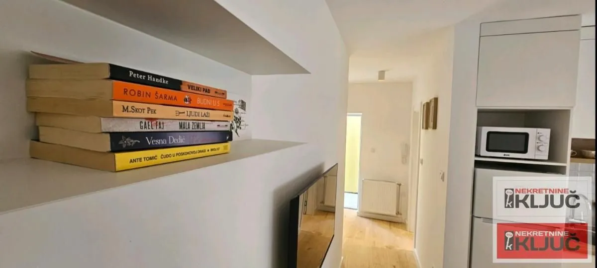 Izdavanje, jednosoban stan, 40m², Centar, Novi Sad